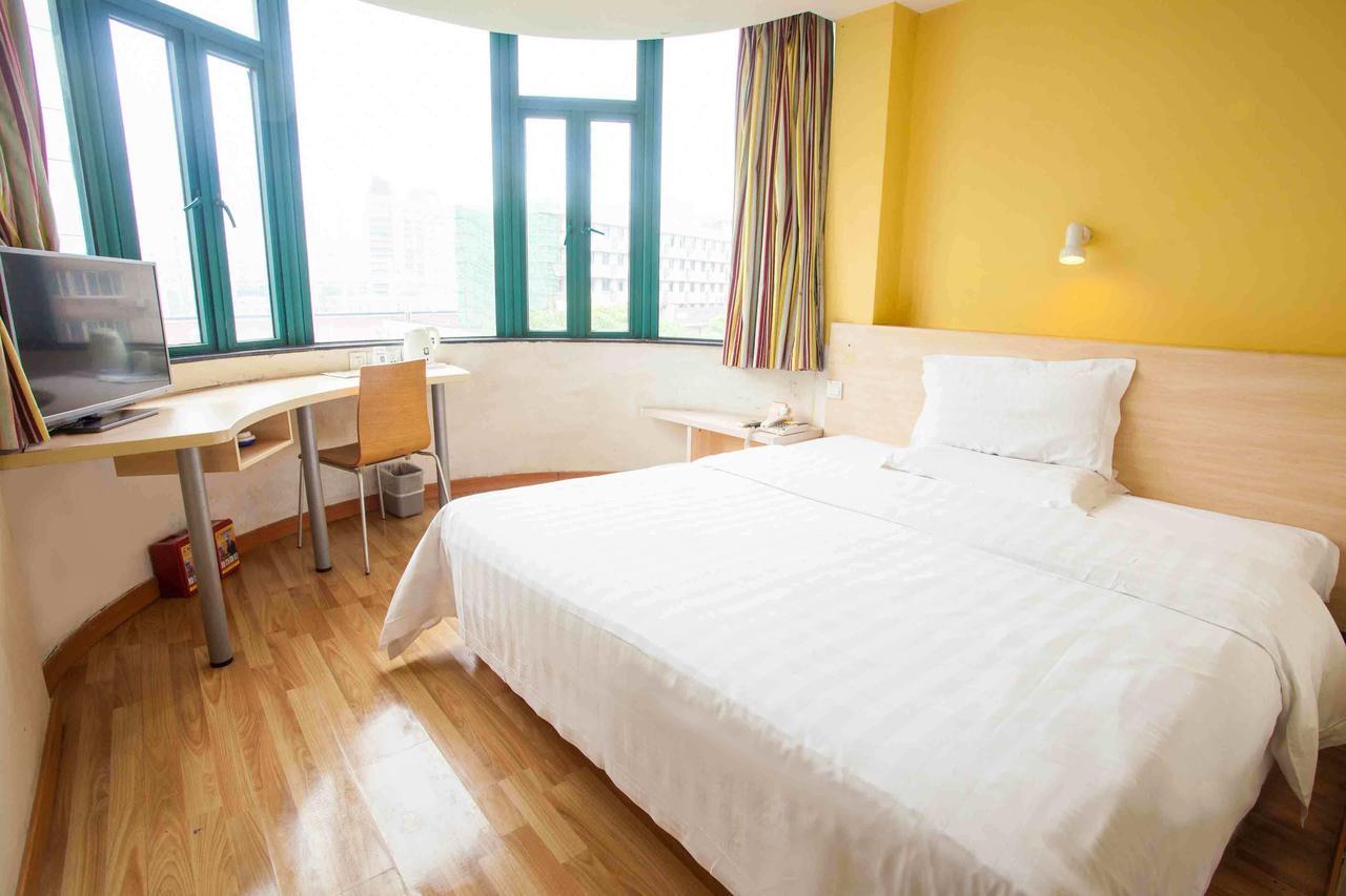 7Days Inn Wuhan Zhuankou Development Zone Jianghan University Ruang foto