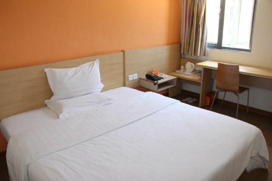 7Days Inn Wuhan Zhuankou Development Zone Jianghan University Bagian luar foto