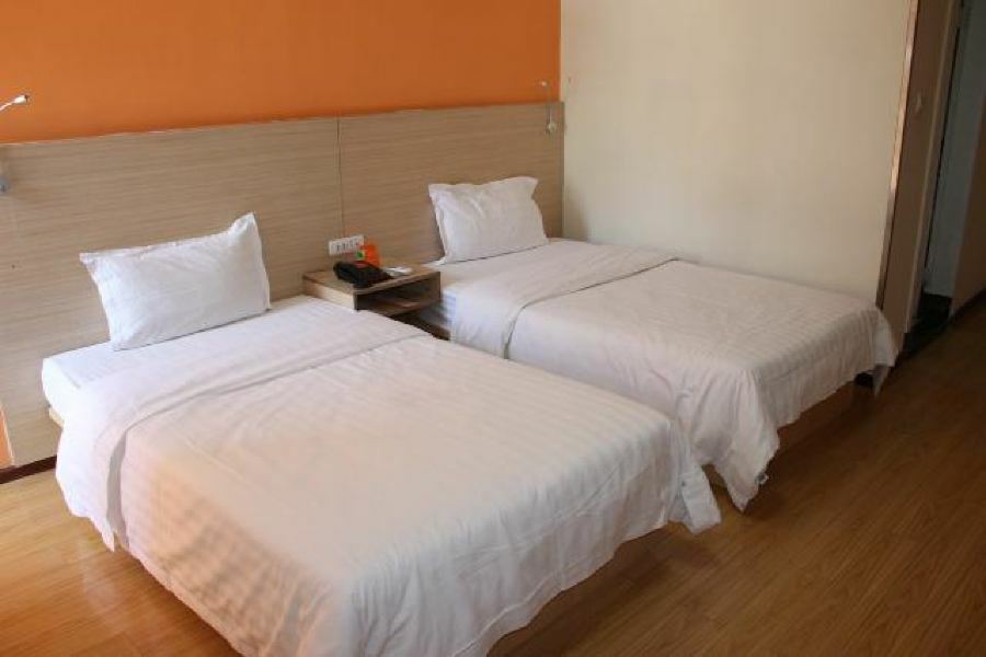 7Days Inn Wuhan Zhuankou Development Zone Jianghan University Bagian luar foto